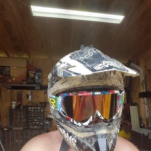 Meet your Posher, Dakota